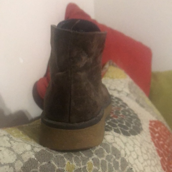 Great condition hardly worn real suede ankle boot - Picture 5 of 5